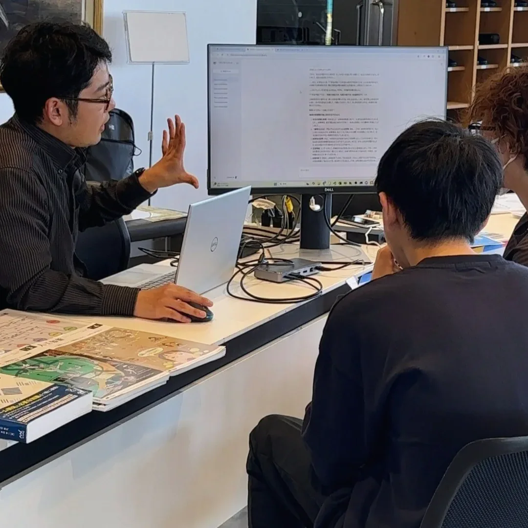地域拠点で相談を受ける様子